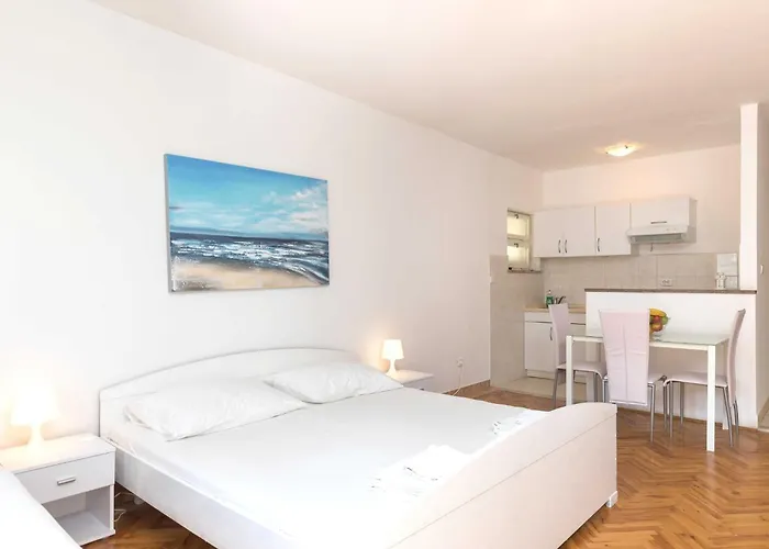 Apartman House Ariva - With Balcony 3 Adults - A1